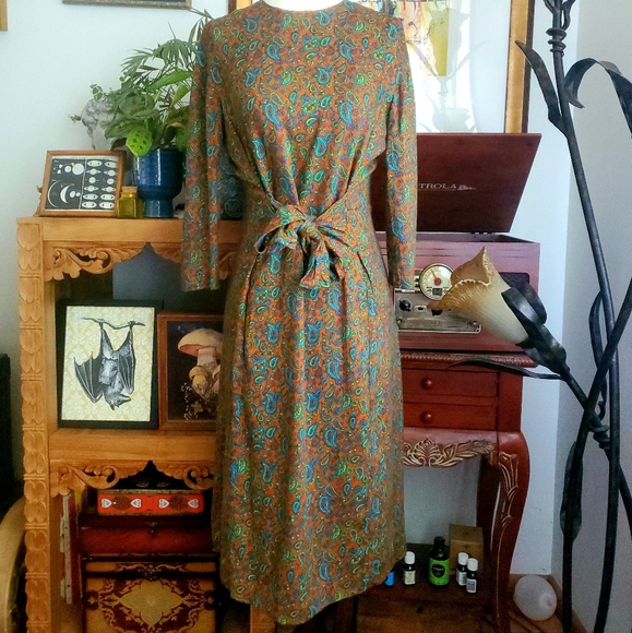 Vintage 60s Gathered Tie Paisley Wiggle Dress - Picture 2 of 5